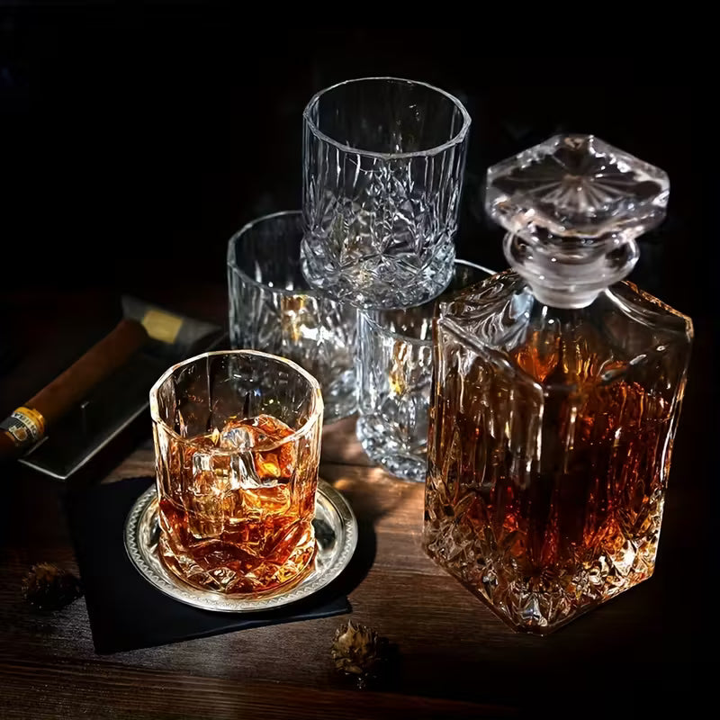 Whiskygläser und Karaffen-Set