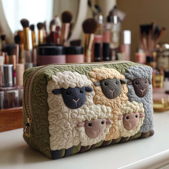 Wieke - Quilted wash bag Little Lambs