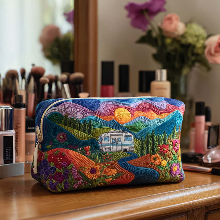 Vera – Gesteppte Kulturtasche im Retro-Reisemotiv-Design